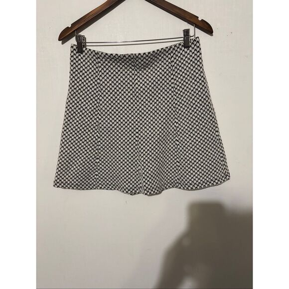 Ann Taylor Loft Women's Small Black White Chevron Print A Line Skirt Mini - Picture 1 of 4